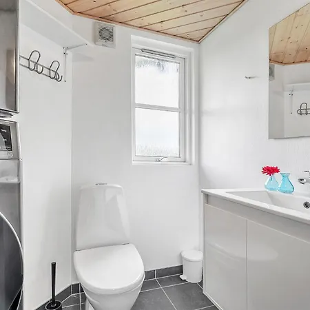 Дом отдыха Pet Friendly Home In Idestrup With Sauna *