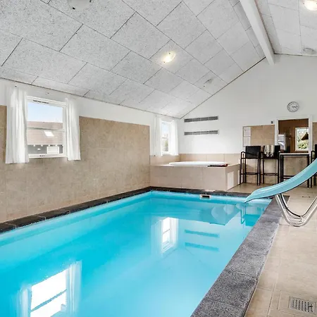 Дом отдыха Pet Friendly Home In Idestrup With Sauna